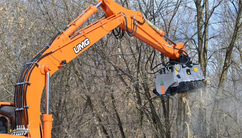 Экскаватор UMG e200c