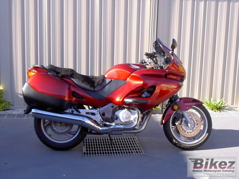 Honda Deauville 650 обтекатель