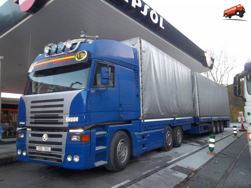 Седельный тягач Шкода