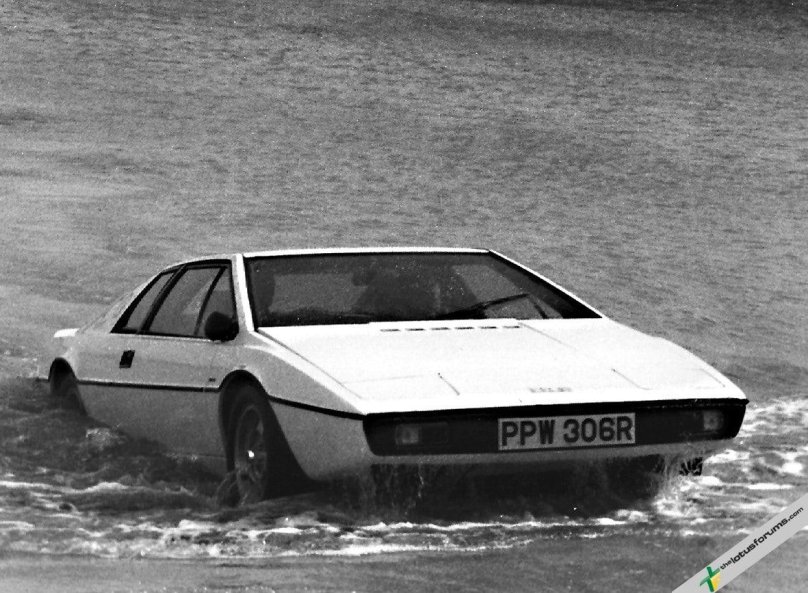 Лотус Джеймса Бонда