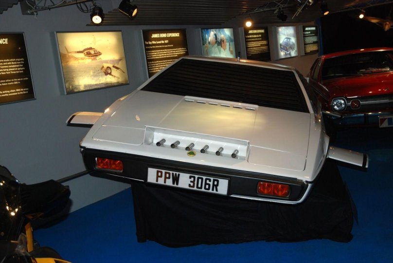 Lotus Esprit Submarine