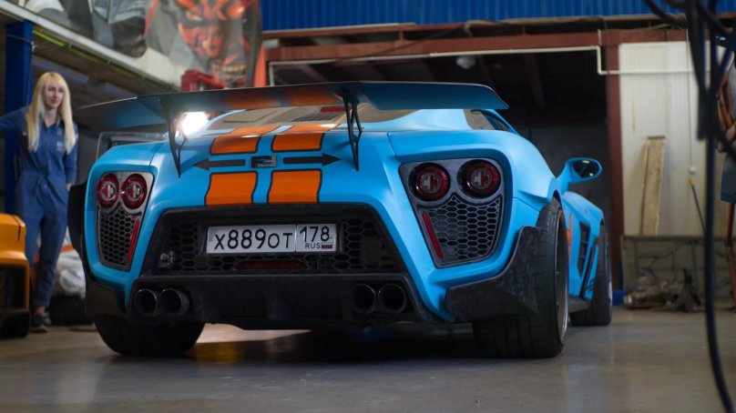 Flanker f салон