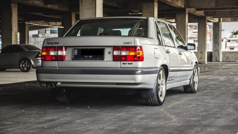 Volvo 850 sedan