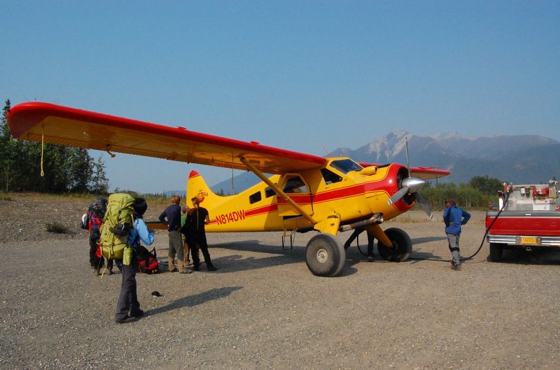 Самолет DHC-2 beaver красный