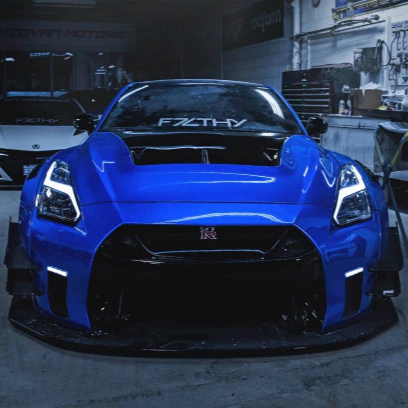 Ниссан ГТР 35