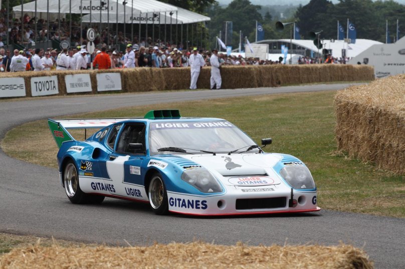 Лижье автомобиль