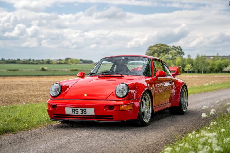 Porsche 911 Carrera RS 964