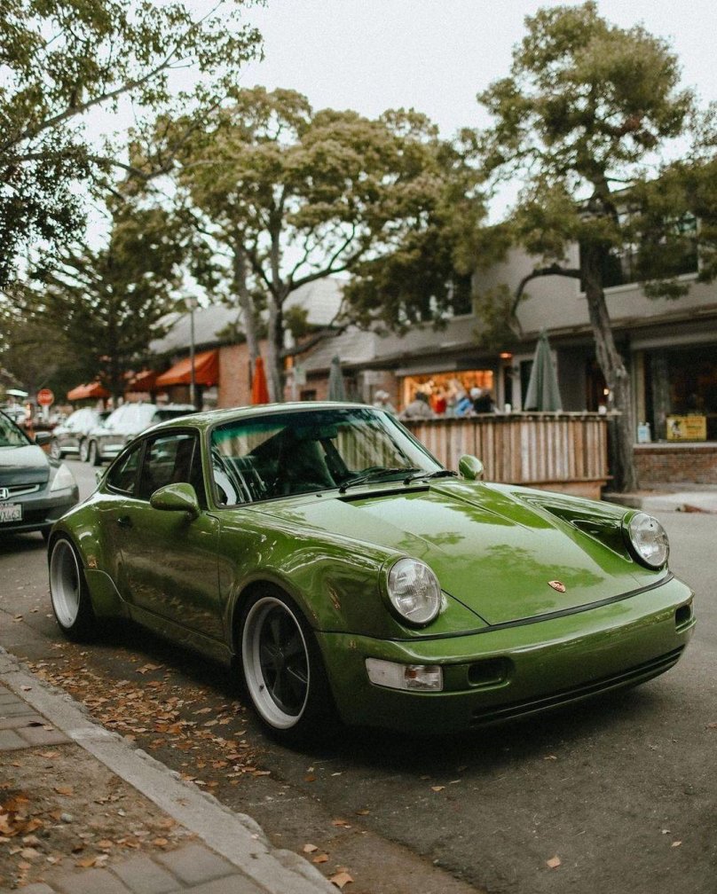 Автомобиль олива