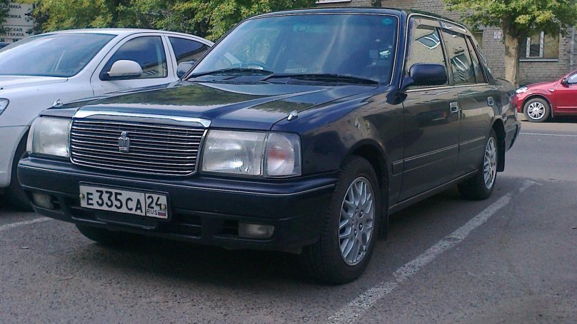 Toyota Crown Comfort 2001