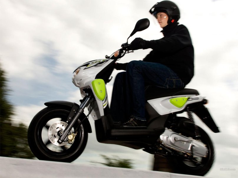 Стант на скутере