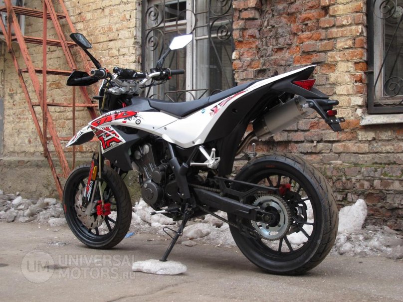 Мотоцикл stels Trigger 125