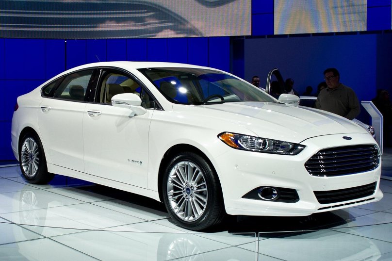 Ford Fusion Hybrid 2016