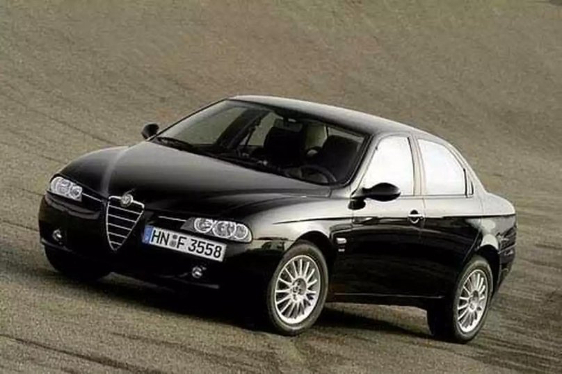 Alfa Romeo 156 черная