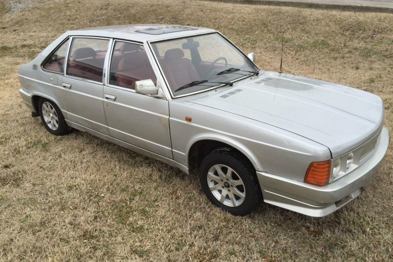 Татра 613 седан