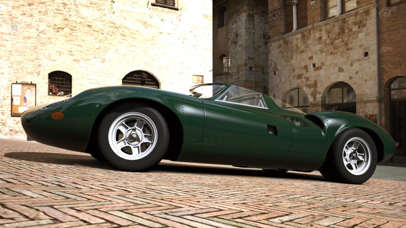 Автомобиль yaguar xj13