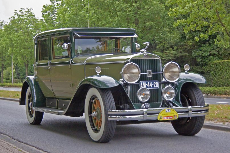 1928 Cadillac 341a Town sedan