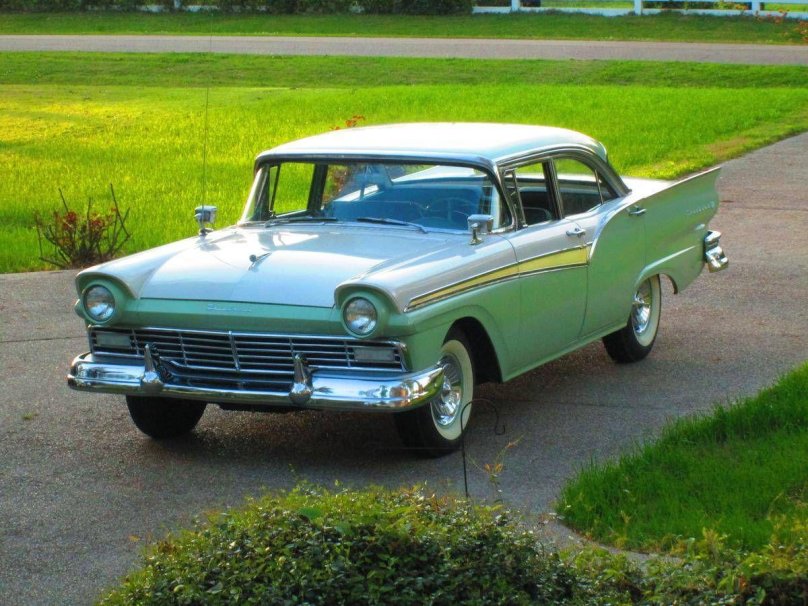 Ford Fairlane 1957