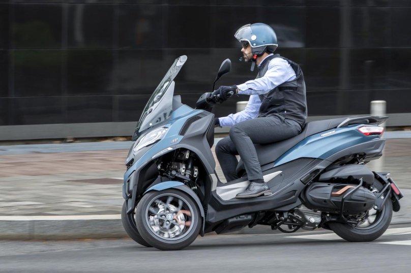 Максискутер Piaggio mp3 250
