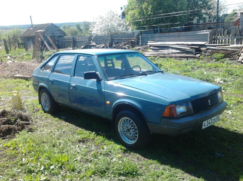 Машина Москвич 2141