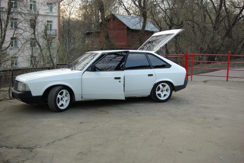 Москвич 2141 белый