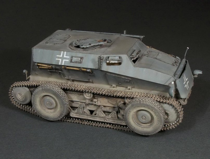 Арт тягач SDKFZ