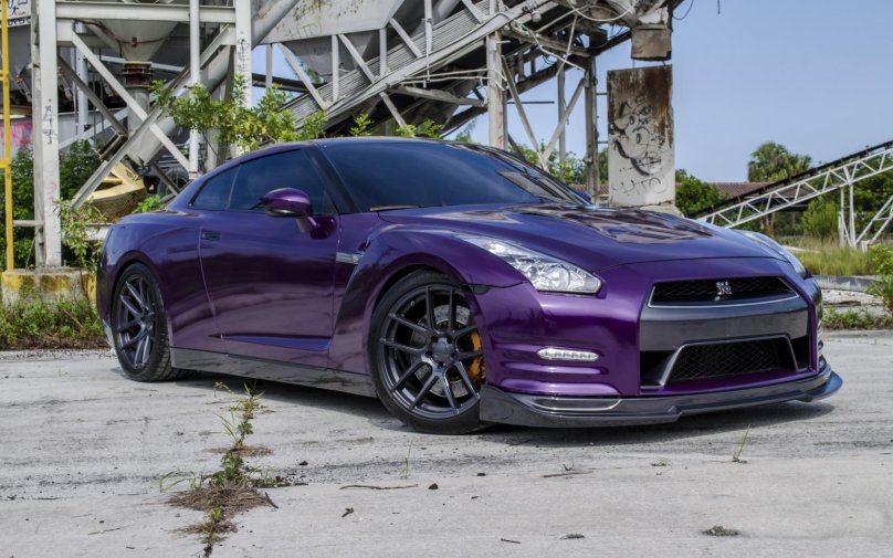 Ниссан ГТР р35 фиолетовый