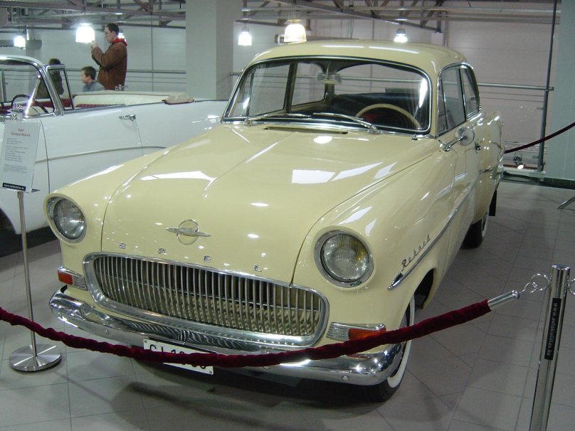 Opel Olympia Rekord engine