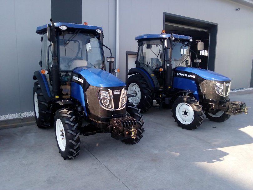 Трактор Ловол-Фотон