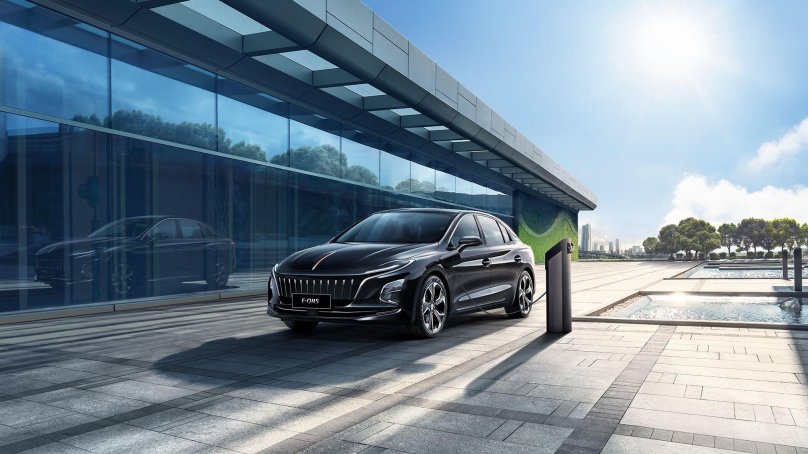 Hongqi e-qm5 седан