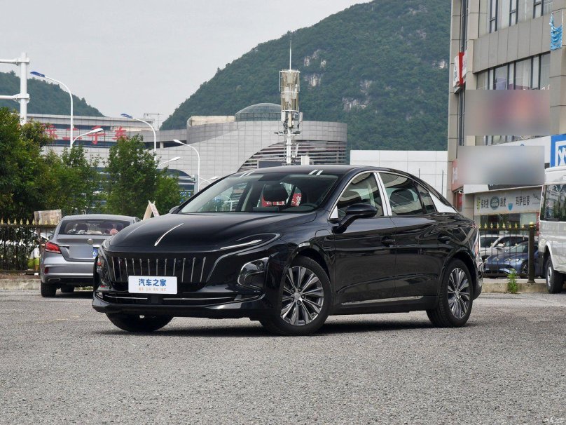 Hongqi e-qm5 седан