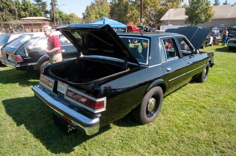 Додж дипломат 1988