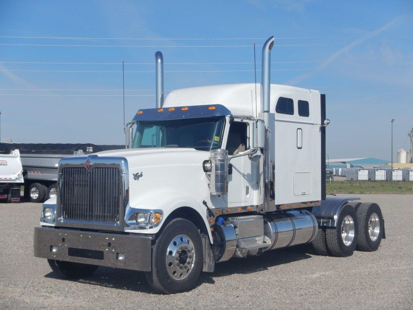 Navistar International 9900