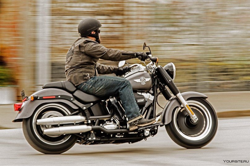 Мотоцикл Харлей Дэвидсон фэт бой