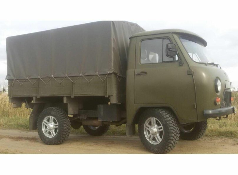 УАЗ 452 бортовой с тентом