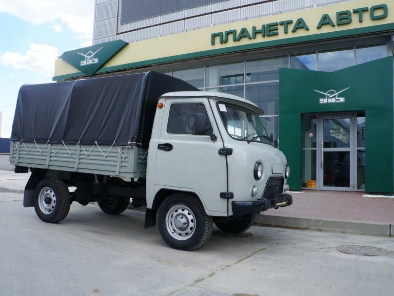 УАЗ 3303 бортовой