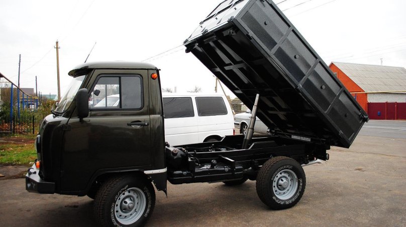 УАЗ грузовой 3303 самосвал