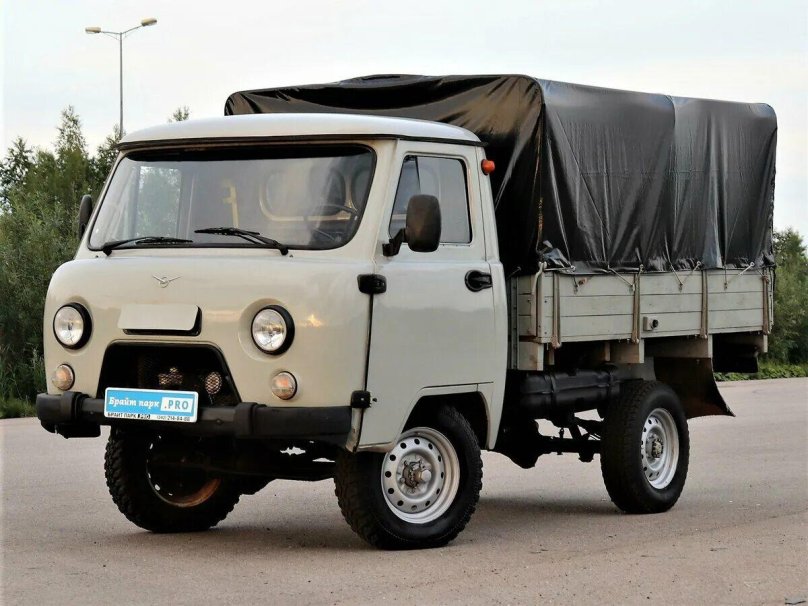 УАЗ грузовой бортовой 330365