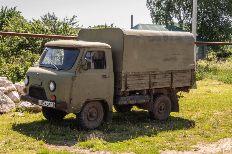 УАЗ грузовой бортовой 330365