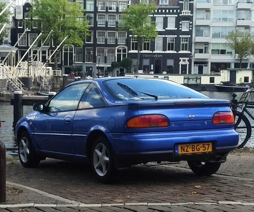 Nissan 100nx салон