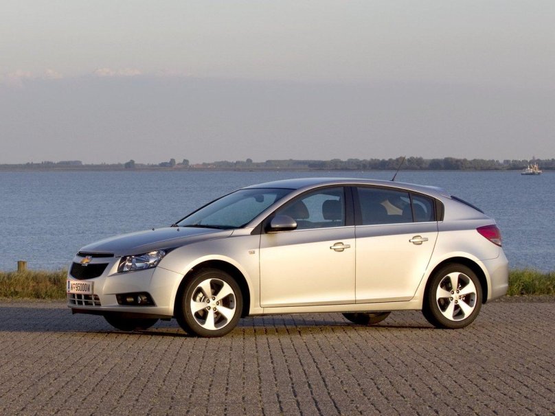 Chevrolet Cruze Hatchback 2012