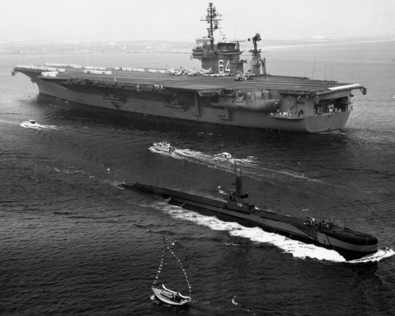 USS Constellation 1/700