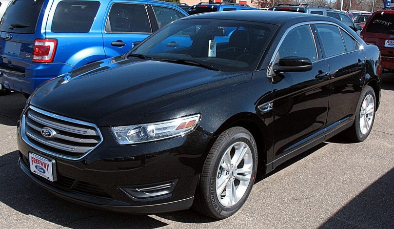 Ford Taurus 6