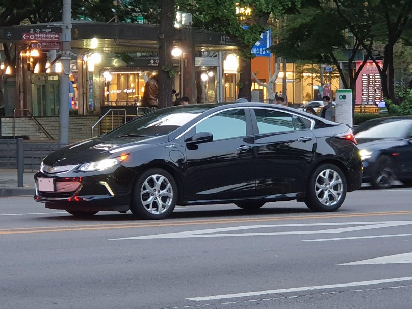 Chevrolet Volt 2 Grille