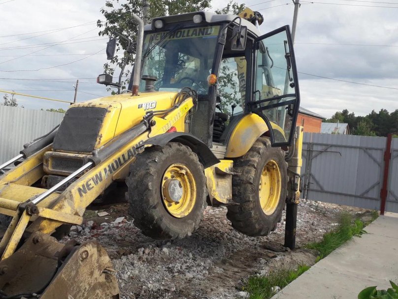 New Holland b110