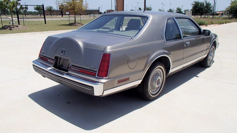 Lincoln Continental Mark 7
