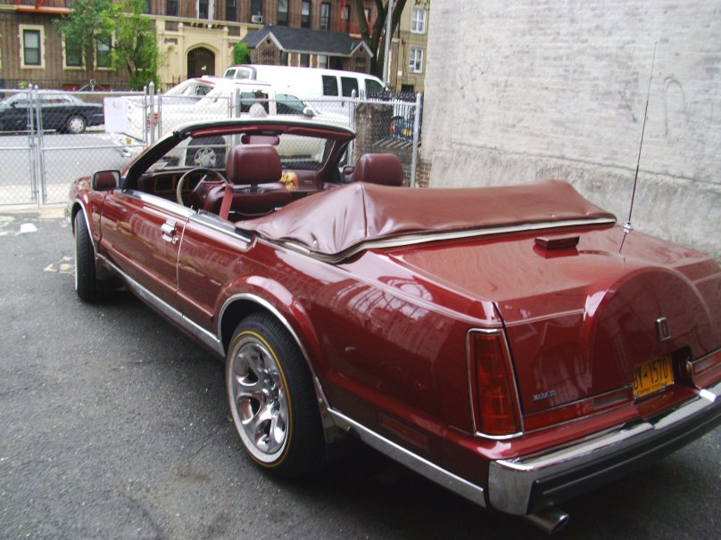 Lincoln Continental Mark 7