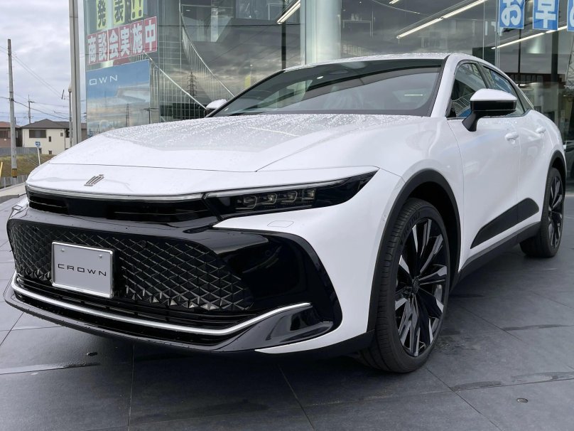 Тойота Краун кроссовер