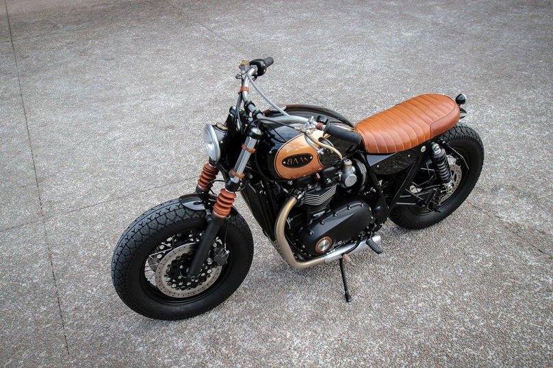 Triumph Bonneville Bobber Black