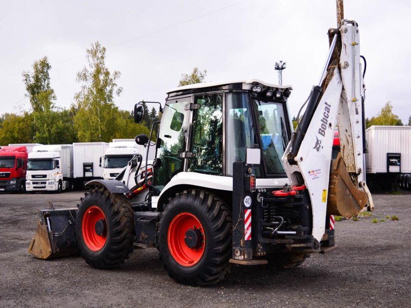 Экскаватор-погрузчик Bobcat b780