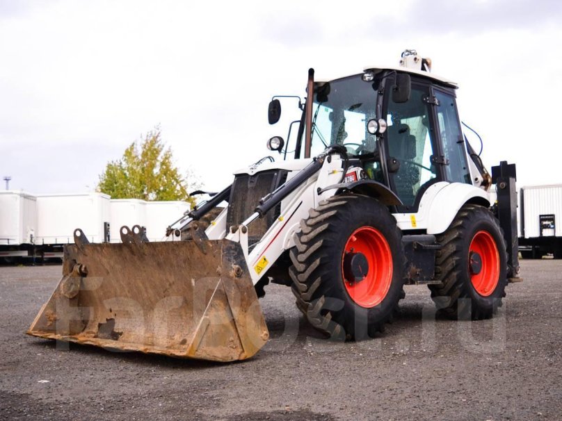 Экскаватор погрузчик Бобкэт в 780